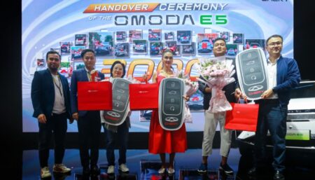 Chery Berhasil Mengirim 3.000 Unit Omoda E5 di Indonesia Chery Successfully Delivers 3,000 Units of the Omoda E5 in Indonesia