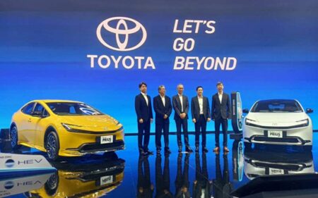 Toyota Prius HEV and PHEV: Minimal Price Difference in Indonesia New Toyota HEV and PHEV were unveiled at GIIAS 2024