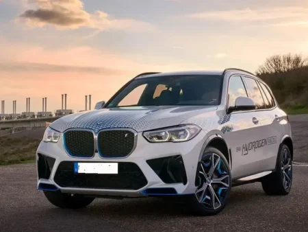 BMW Confirms Hydrogen-Powered SUV for 2028 in Collaboration with Toyota