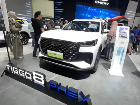 Chery Menampilkan Tiggo 8 PHEV di IIMS 2025 Chery Showcases Tiggo 8 PHEV at IIMS 2025 Indonesia - autoini