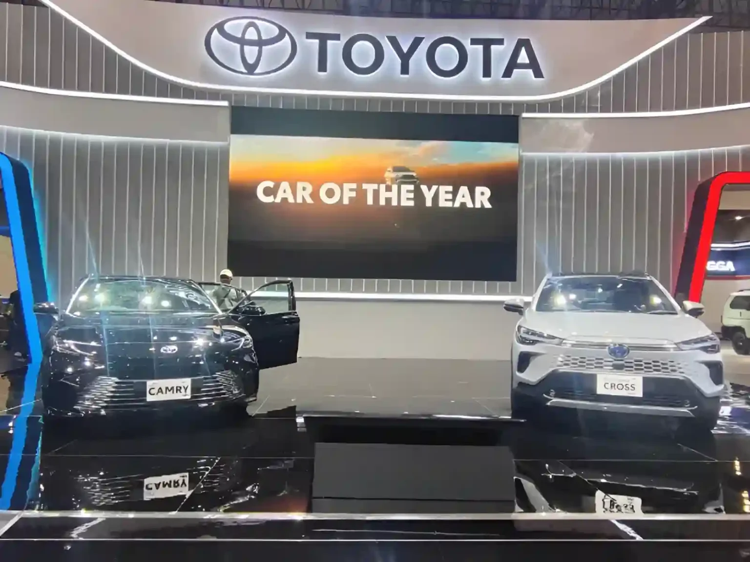 Toyota Shows Camry and Corolla Cross Facelift at IIMS 2025 Toyota Shows Camry and Corolla Cross Facelift at IIMS 2025 Indonesia - autoini