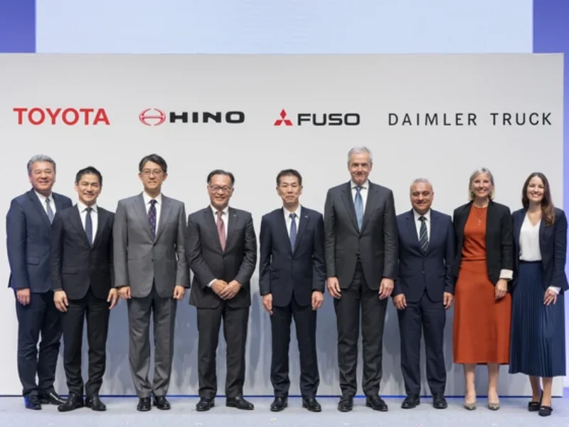 Toyota, Hino, Fuso, and Daimler Join Forces to Develop Electric Commercial Trucks - autoini