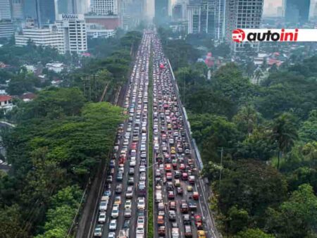Jakarta Becomes the World’s Largest City: 23 Million Vehicles and Endless Traffic Woes Congested traffic on a busy Jakarta street at rush hour