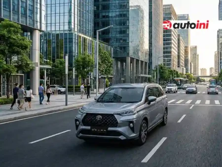 Toyota Waves Goodbye to Petrol Veloz: Hybrid Takeover Confirmed Toyota Veloz Hybrid 2025 front view
