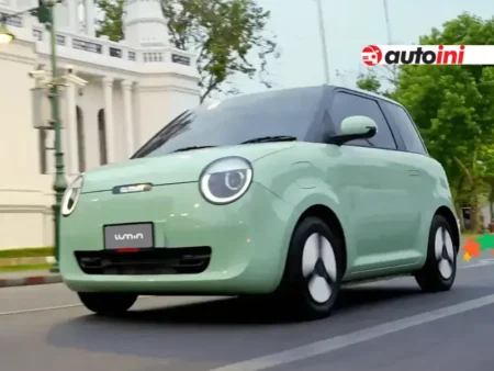 Changan Lumin EV Gets Special January 2026 Price in Indonesia, Starts at Rp 183 Million Changan Lumin EV in city street driving scene